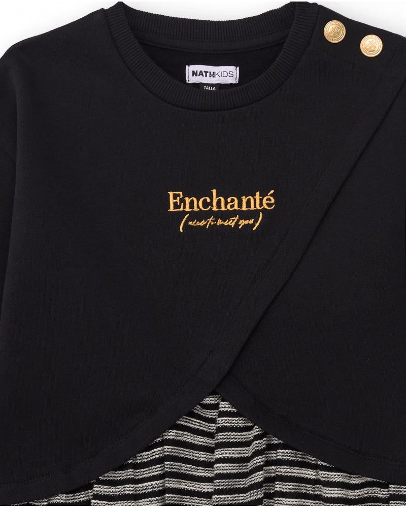 abito-felpa-nero-per-bambina-con-gonna-a-righe-e-ricamo